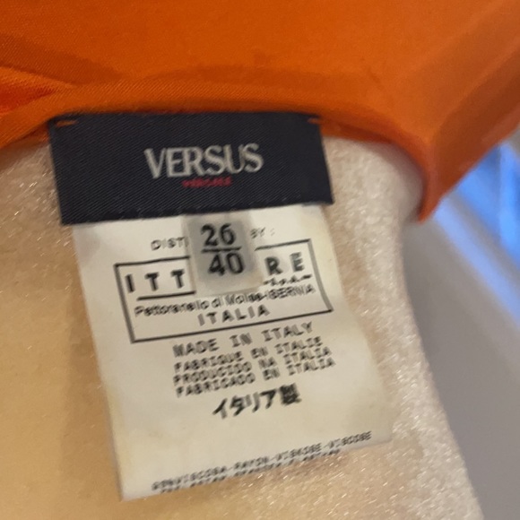 Versace - Picture 6 of 7